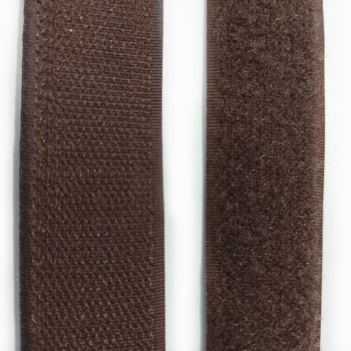 tasma-rzep-komplet-brazowy-30-mm-x-25-m-2.jpg