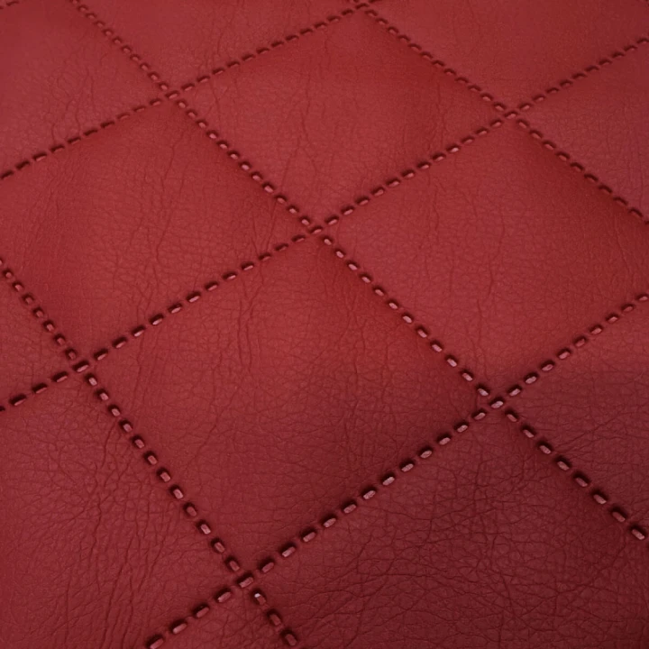 ekokoza-presivana-ultrazvukom-farba-cervena-metraz-145-cm.jpg