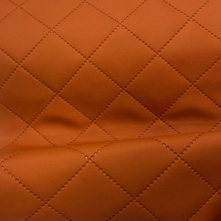 le-cuir-ecologique-pointu-5x5-cm-couleur-orange.jpg
