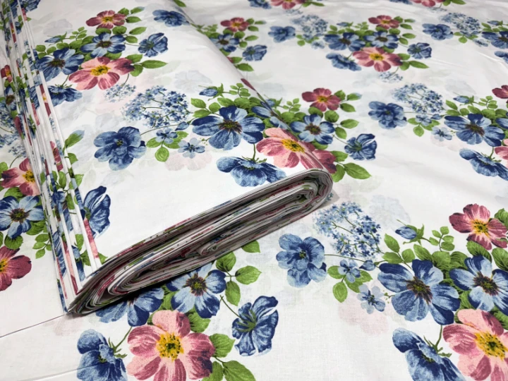 tissu-coton-fleurs-sur-blanche-1755.jpg