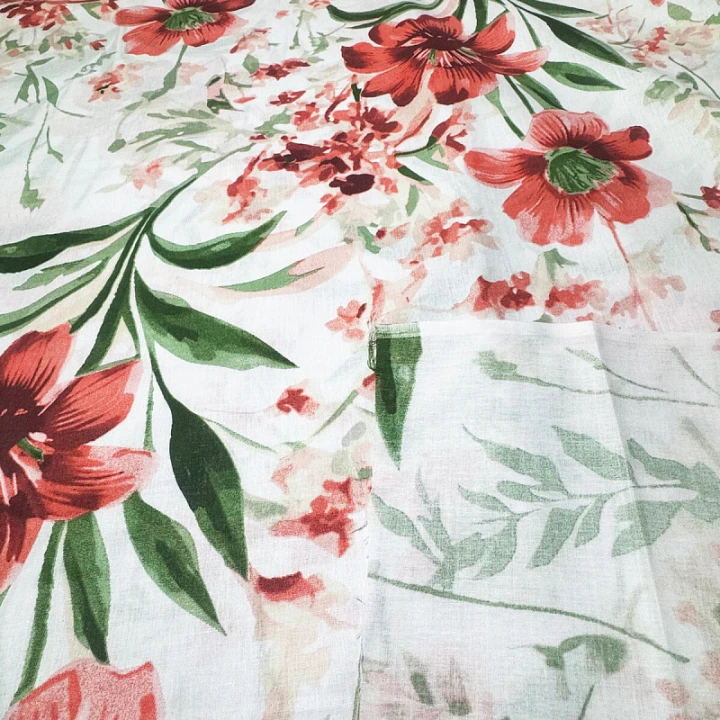 tissu-coton-au-metre-imprime-fleurs-sur-blanc.jpg